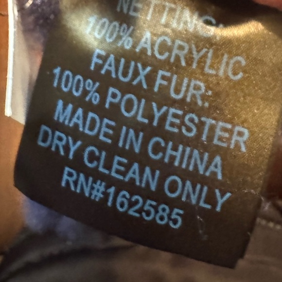 NWT Jocelyn The Mandy Mittens in Navy. Their Classic Style. Soft Cozy Stylish - Picture 4 of 4